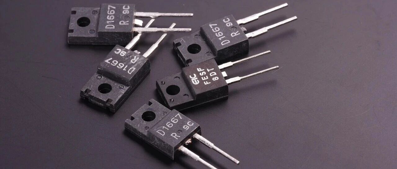 缝隙助焊剂清零！多工位平移式超声波清洗助力二三极管壳洁净效率提升