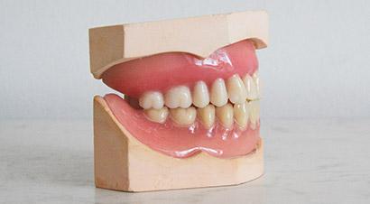 口腔假牙